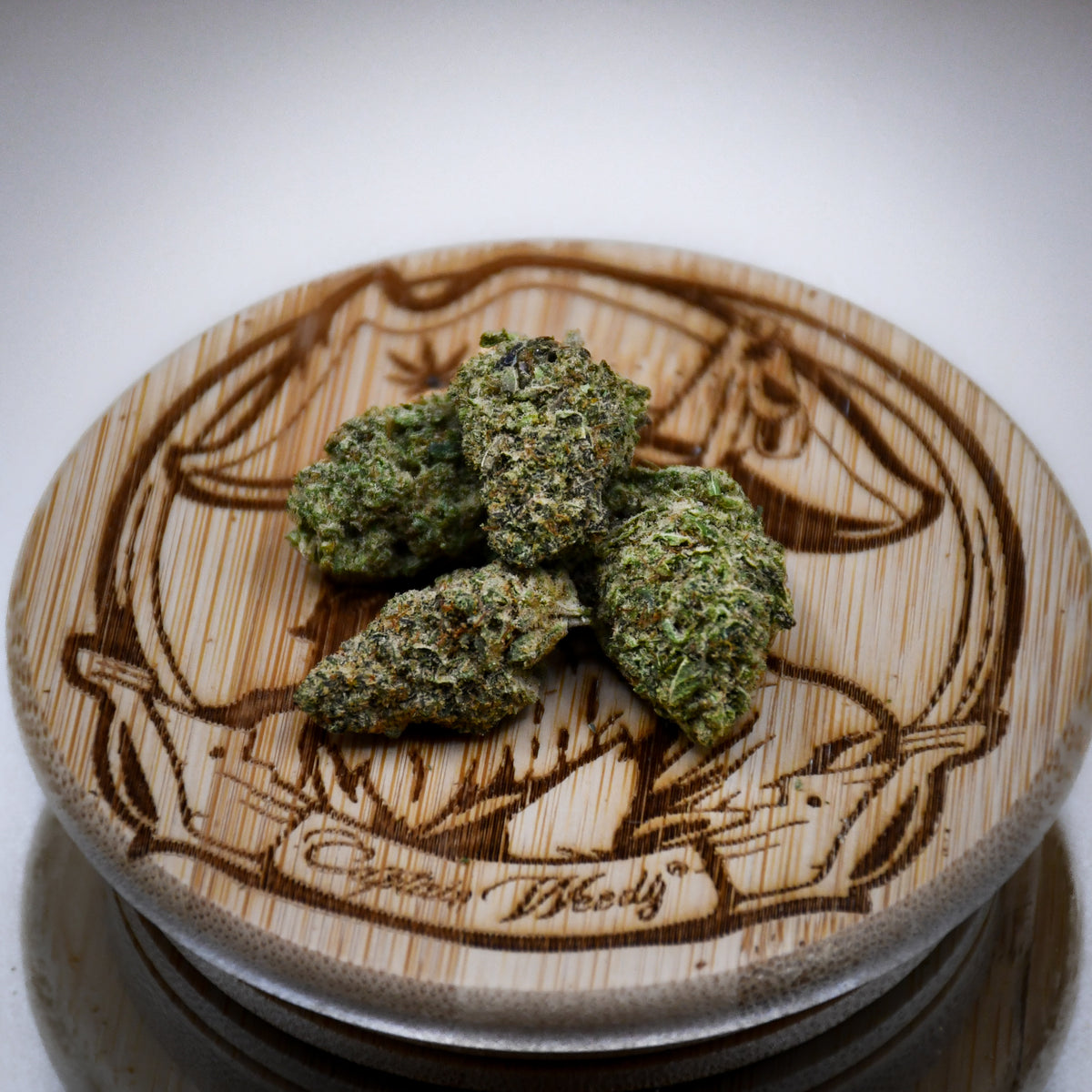Wedding Crasher CBD Blüten | Indica-dominierte Genetik – Captain Weedy